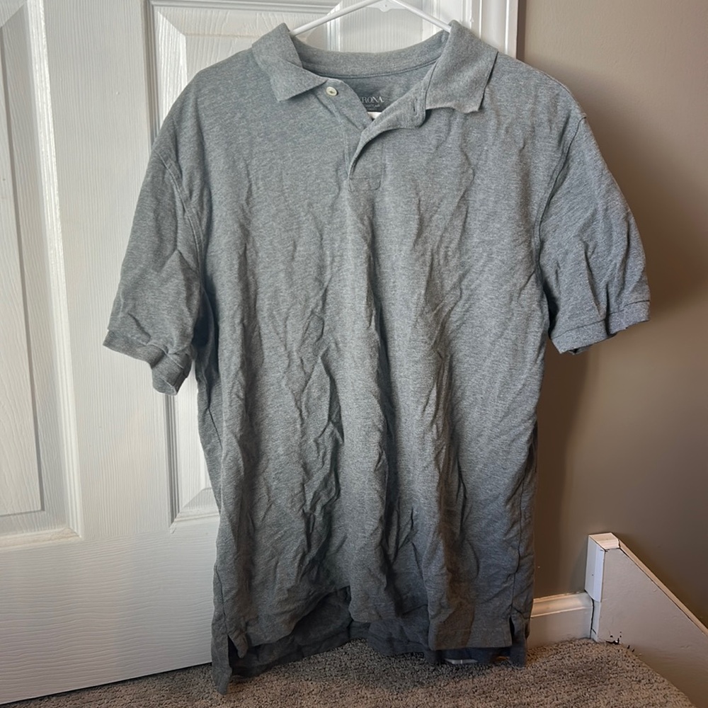Men’s grey polo